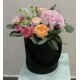 Букет в шляпной коробке из гортензии.